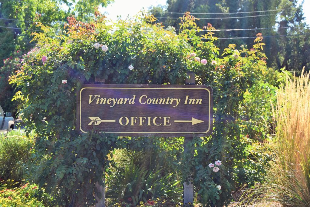 Vineyard Country Inn St. Helena Bagian luar foto