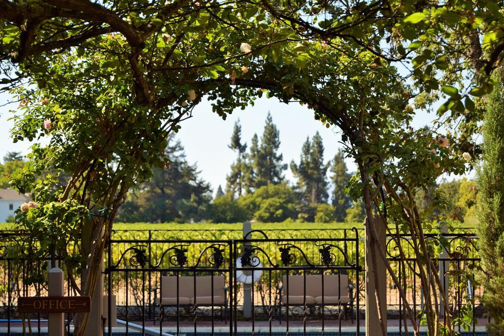 Vineyard Country Inn St. Helena Bagian luar foto